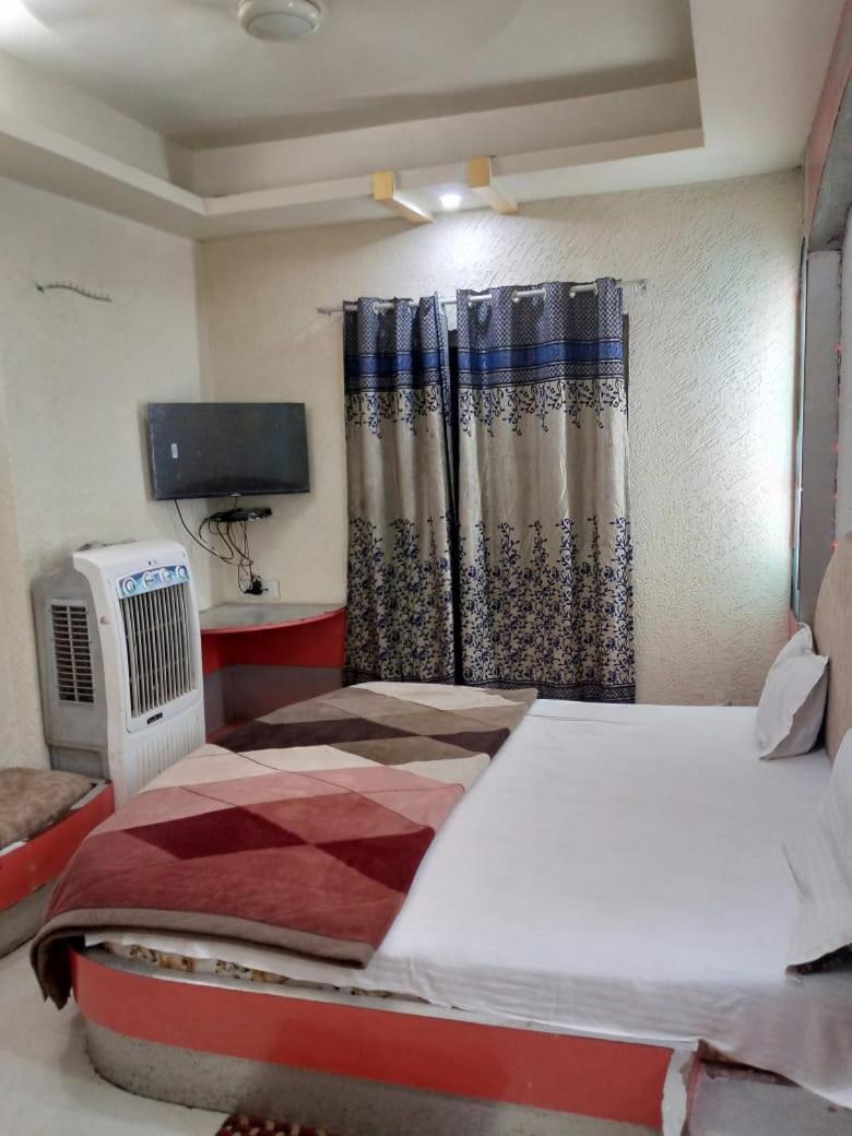 Hotel Amar Palace Pachmarhī Екстериор снимка